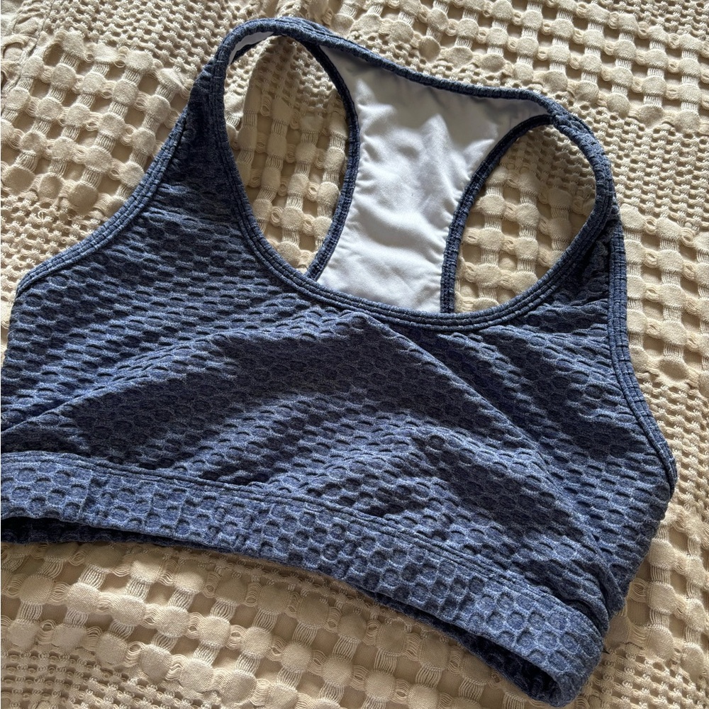 sports bra